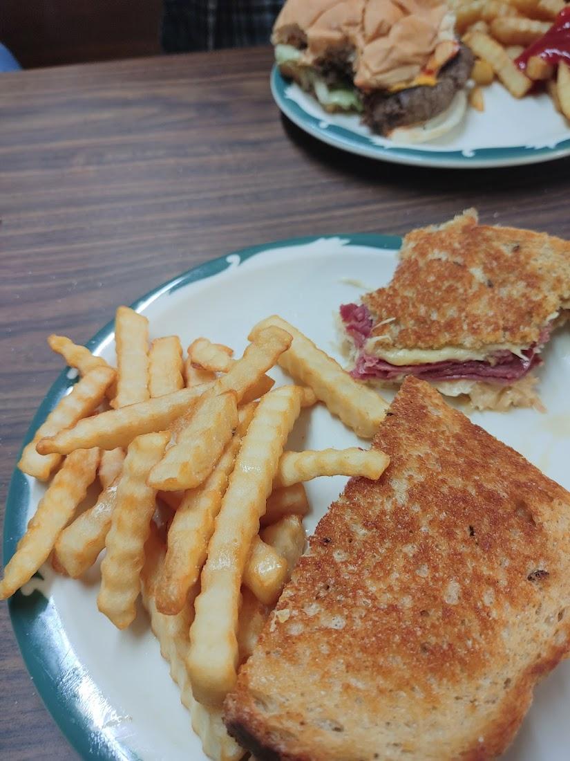 9 Mile Grill